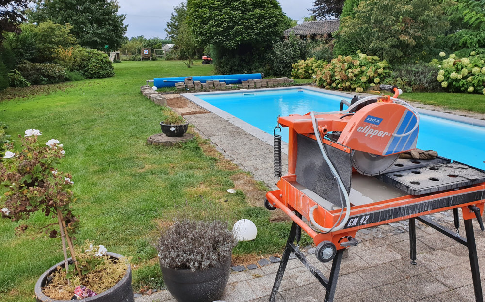 Pool und Garten