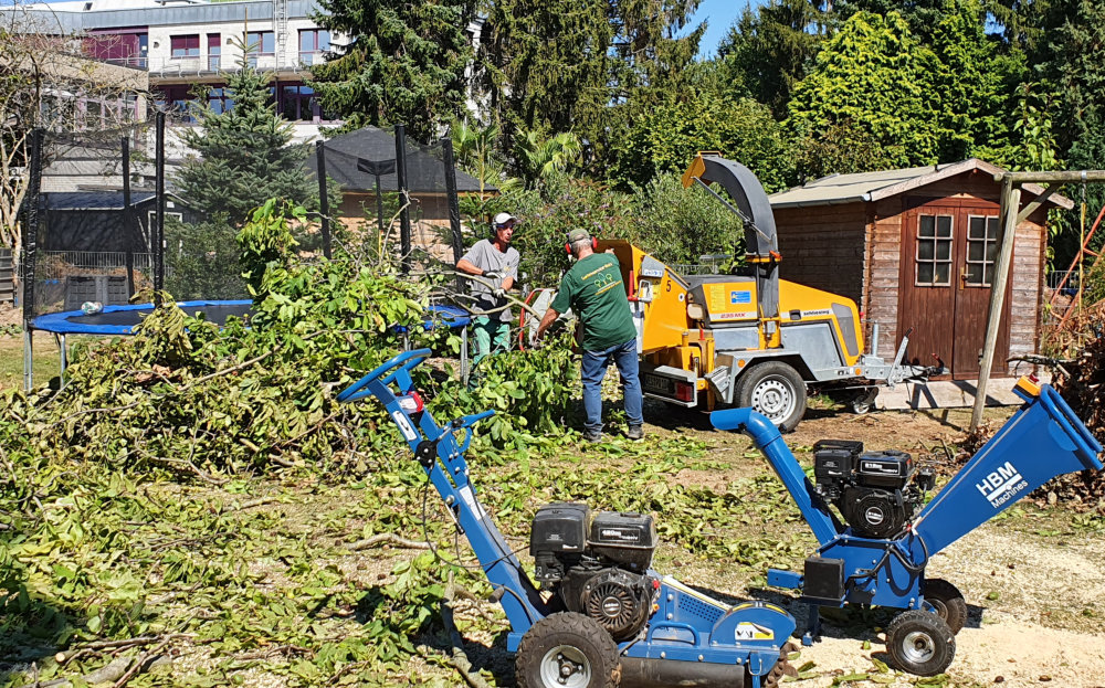 Maschineneinsatz im Garten