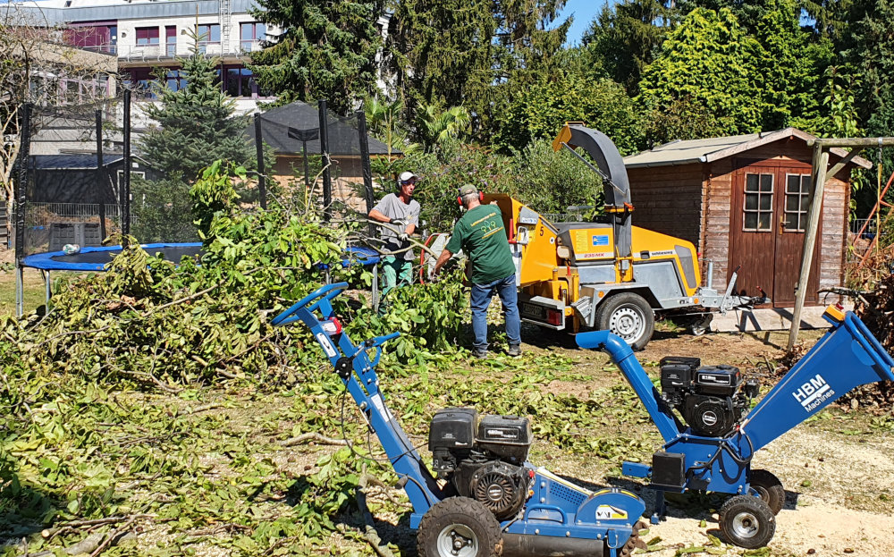 Erdarbeiten im Garten – weitere Ansicht
